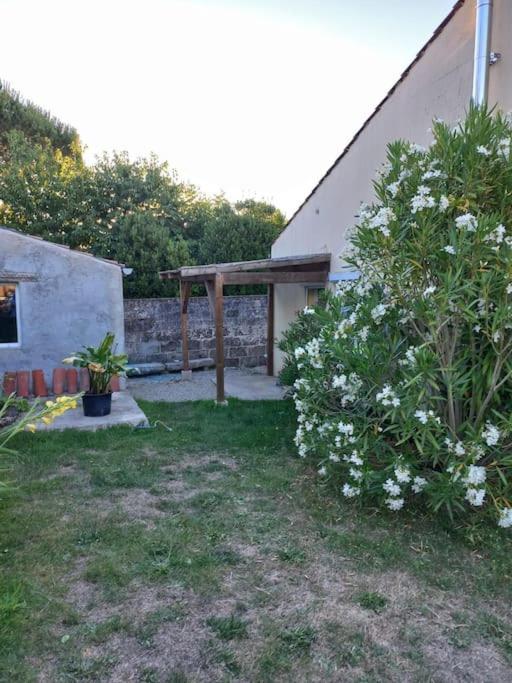 Maisonnette Marine Landeronde Exteriér fotografie